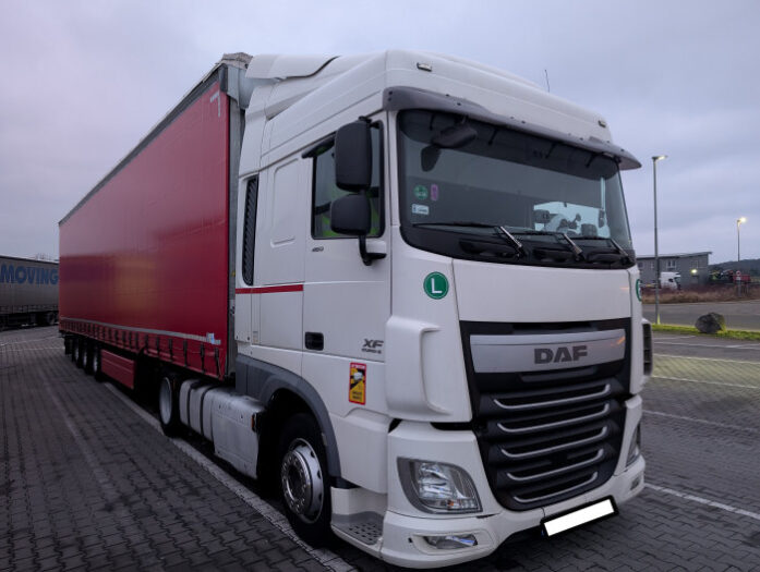 Ein weißer lkw daf aus Osteuropa 