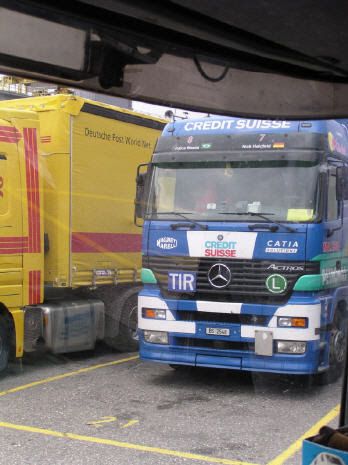 daimler benz actros mp3 in sonderlackierung des sauber petronas formel1 teams