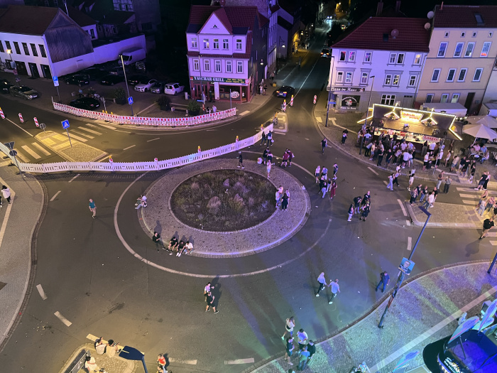 Kreisverkehr von oben fotografiert in Mühlhausen in Thüringen am 24. August 2024
