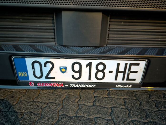 ein kennzeichen aus der Republik Kosovo